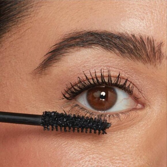 It Cosmetics Superhero Black Volumizing Mascara NEW full size - Picture 3 of 4